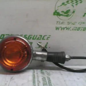 Foto de Intermitente delantero izquierdo Yamaha VIRAGO 250 referencia 261-21-39131 foto 3