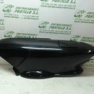 Foto de Carcasa lateral trasera izquierda Yamaha Majesty 125 referencia 125-17-11569 foto 6