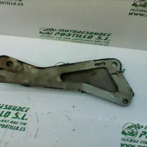 Foto de Estribera trasera izquierda Yamaha YBR 125 i referencia 171-21-30498 foto 3