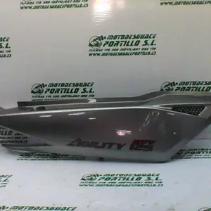 Foto de Carcasa lateral trasera derecha Kymco Agility city 125 referencia 17-19-39633 foto 4
