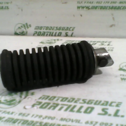Foto de Reposapies trasero derecho Suzuki Marauder 125 referencia 46-19-17664