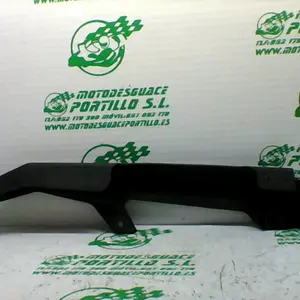 Foto de Cubre cadena Suzuki GS 500 E referencia 290-20-36896 foto 3