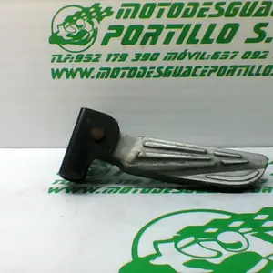 Foto de Reposapies trasero izquierdo Peugeot TWEET 125 15-18 referencia 244-20-26738 foto 4