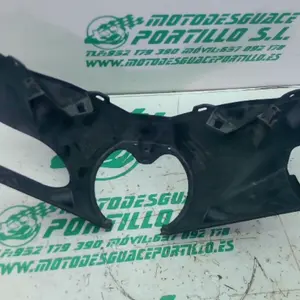 Foto de Embellecedor manillar inferior Honda FORZA 125 referencia 396-25-49019 foto 2