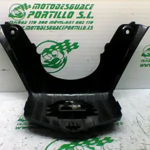 Foto de Embellecedor de contraescudo Kymco super dink 300 i referencia 113-23-43392 foto 2