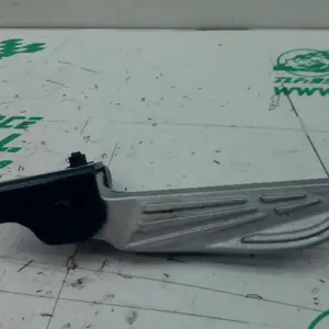 Foto de Estribera trasera izquierda con reposapies Sym JET 14 50 ES referencia 239-23-45410 foto 3