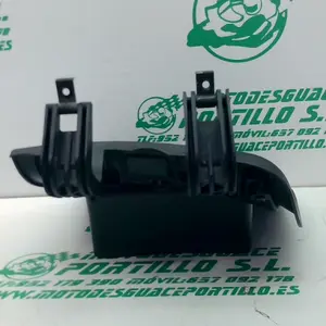 Foto de Puerta de guantera Yamaha XMAX 250 referencia 307-22-37461 foto 5