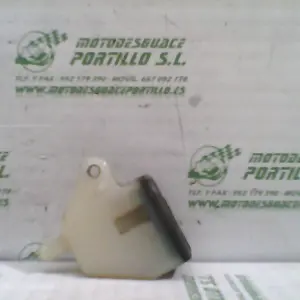 Foto de Depósito del líquido de frenos Suzuki V Strom 650 referencia 144-19-21189 foto 3