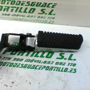 Foto de Reposapies trasero derecho Yamaha XMAX 250 referencia 431-21-32478 foto 2