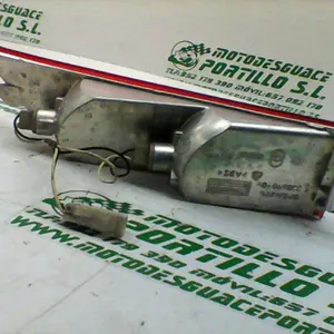 Foto de Intermitente trasero derecho Piaggio X8 125 referencia 350-19-25875 foto 2