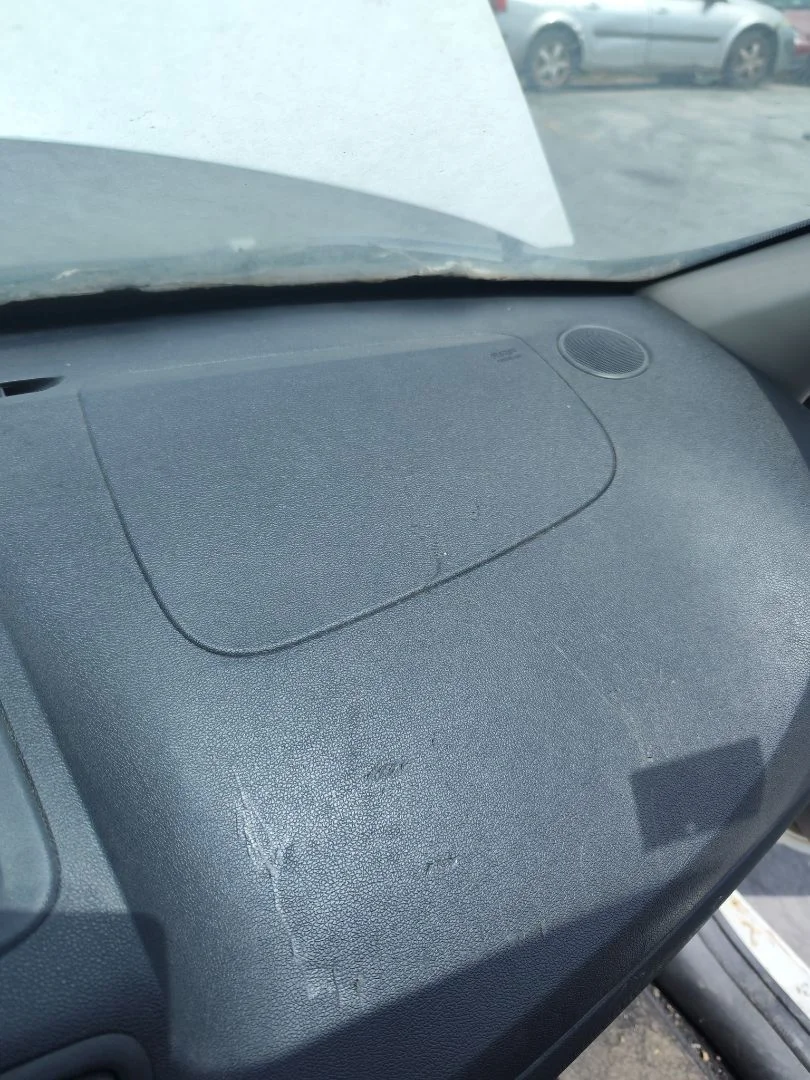 Foto de AIRBAG DELANTERO DERECHO RENAULT CLIO III 1.2 16V (75 CV / 55 KW)