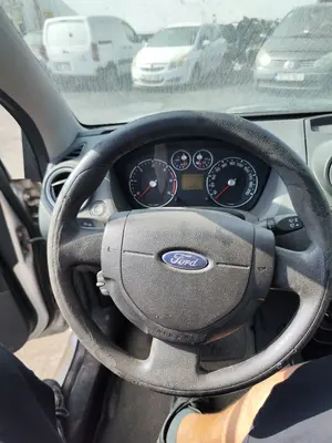 Foto de VOLANTE FORD FIESTA (CBK) 1.4 16V CAT (80 CV / 59 KW) referencia 1232942 foto 2
