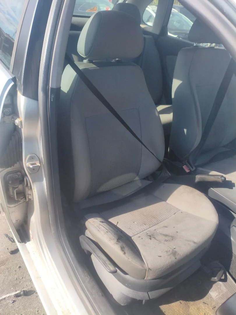 Foto de ASIENTO DELANTERO DERECHO SEAT IBIZA (6L1) 1.4 16V (75 CV / 55 KW)