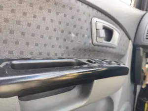 Foto de MANETA INTERIOR DELANTERA IZQUIERDA KIA CARENS (RS) 1.8 16V CAT (126 CV / 93 KW)