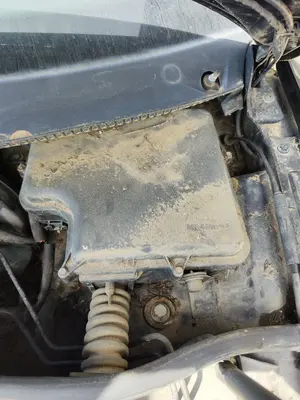 Foto de CAJA RELES / FUSIBLES VOLKSWAGEN PASSAT VARIANT (3B5) 1.9 TDI (110 CV / 81 KW)