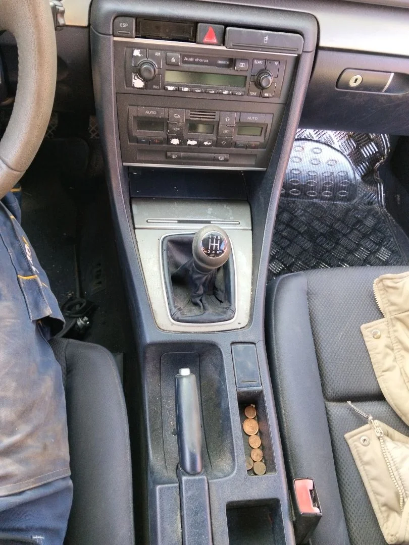 Foto de CONSOLA CENTRAL AUDI A4 BERLINA (8E) 1.9 TDI (131 CV / 96 KW)