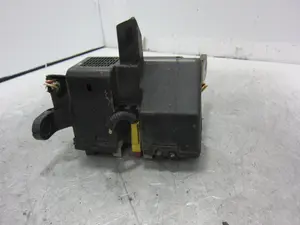 Foto de CAJA RELES / FUSIBLES PEUGEOT 206 1.6 (88 CV / 65 KW) referencia 9638726280 foto 6