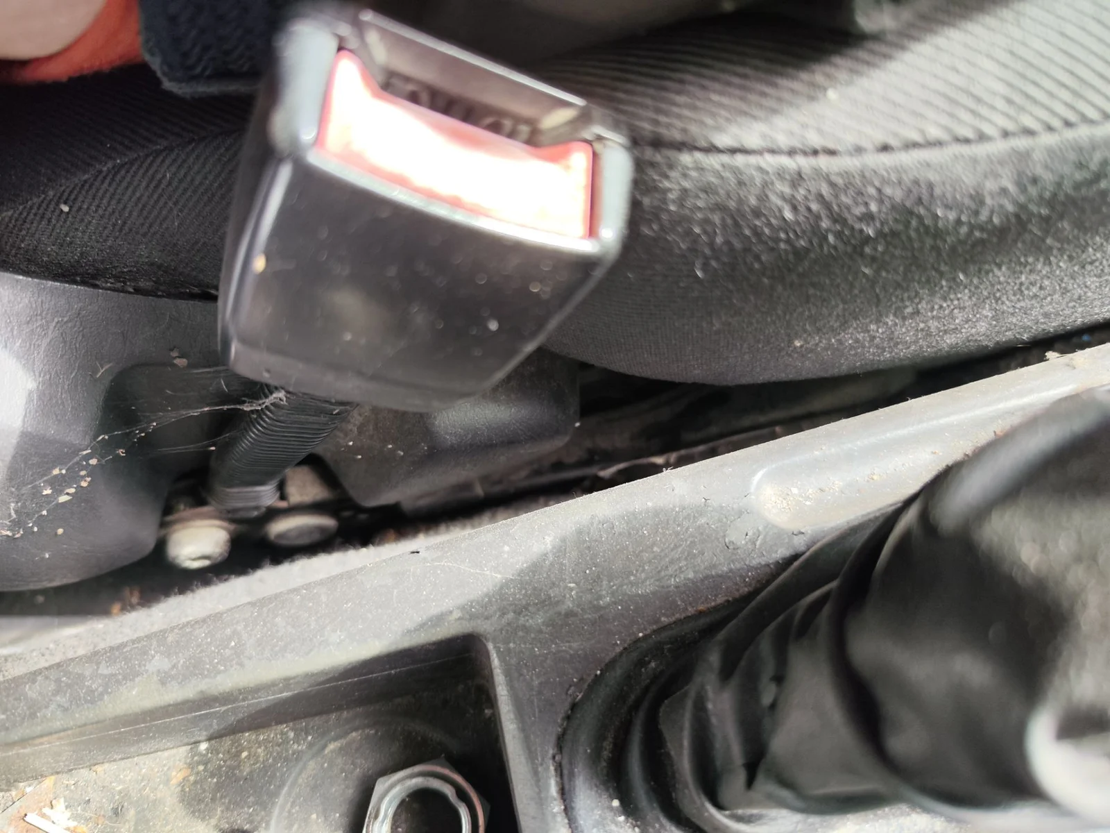 Foto de PRETENSOR AIRBAG IZQUIERDO FORD FOCUS BERLINA (CAK) 1.6 16V CAT (101 CV / 74 KW)