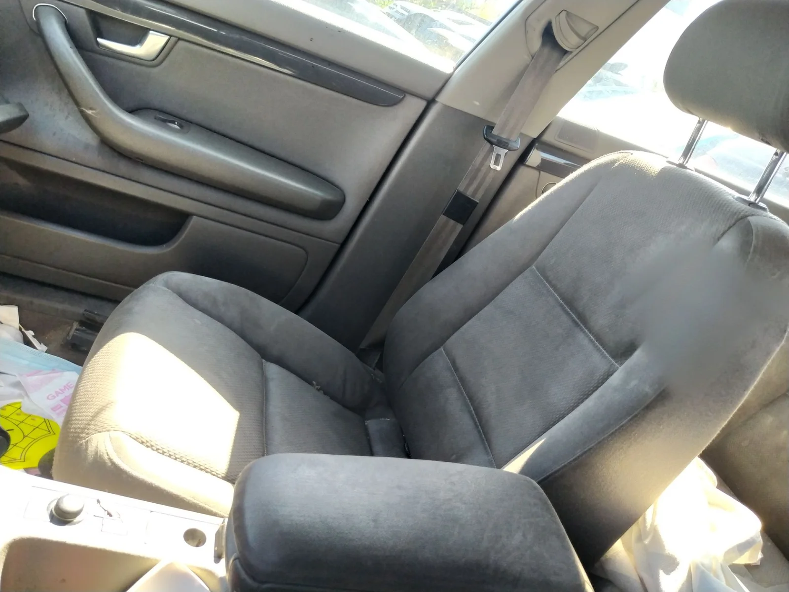 Foto de CINTURON SEGURIDAD DELANTERO DERECHO AUDI A4 AVANT (8E) 1.9 TDI (131 CV / 96 KW) referencia 8E0857706F FKZ