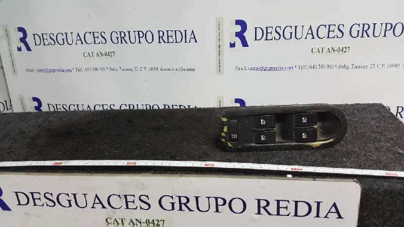 Foto de MANDO ELEVALUNAS DELANTERO IZQUIERDO RENAULT MEGANE II BERLINA 5P referencia 025330