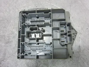 Foto de CAJA RELES / FUSIBLES FIAT II PUNTO (188) BERLINA 1.2 CAT (60 CV / 44 KW) referencia 46763648 foto 6