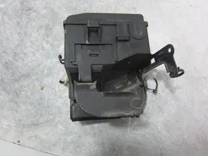 Foto de CAJA RELES / FUSIBLES OPEL ASTRA G BERLINA referencia 90560119 foto 3
