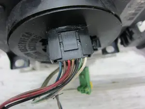 Foto de MANDO MULTIFUNCION PEUGEOT 207 1.6 16V HDi FAP (90 CV / 66 KW) referencia 96630732XT foto 3
