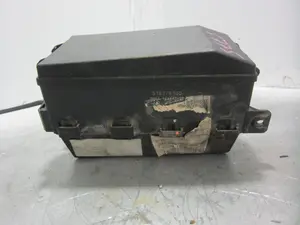 Foto de CAJA RELES / FUSIBLES FORD FOCUS BERLINA (CAK) 1.6 16V CAT (101 CV / 74 KW) referencia 2M5T14A067BB foto 2