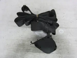 Foto de CINTURON SEGURIDAD TRASERO DERECHO CITROEN C2 1.4 (73 CV / 54 KW) referencia 191857827 foto 4
