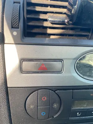Foto de WARNING FORD MONDEO BERLINA (GE)