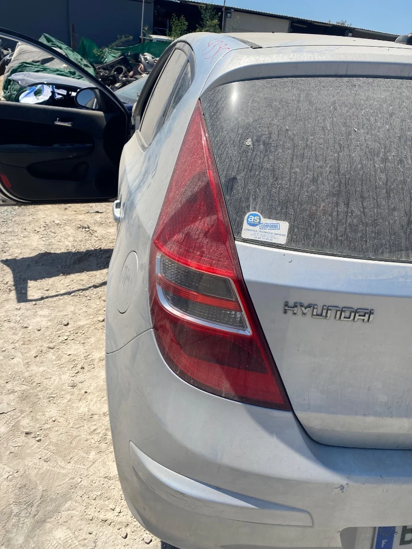 Foto de PILOTO TRASERO IZQUIERDO HYUNDAI I30 (FD) 1.4 CAT (109 CV / 80 KW)