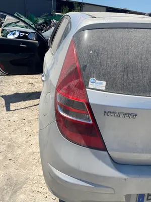 Foto de PILOTO TRASERO IZQUIERDO HYUNDAI I30 (FD) 1.4 CAT (109 CV / 80 KW)