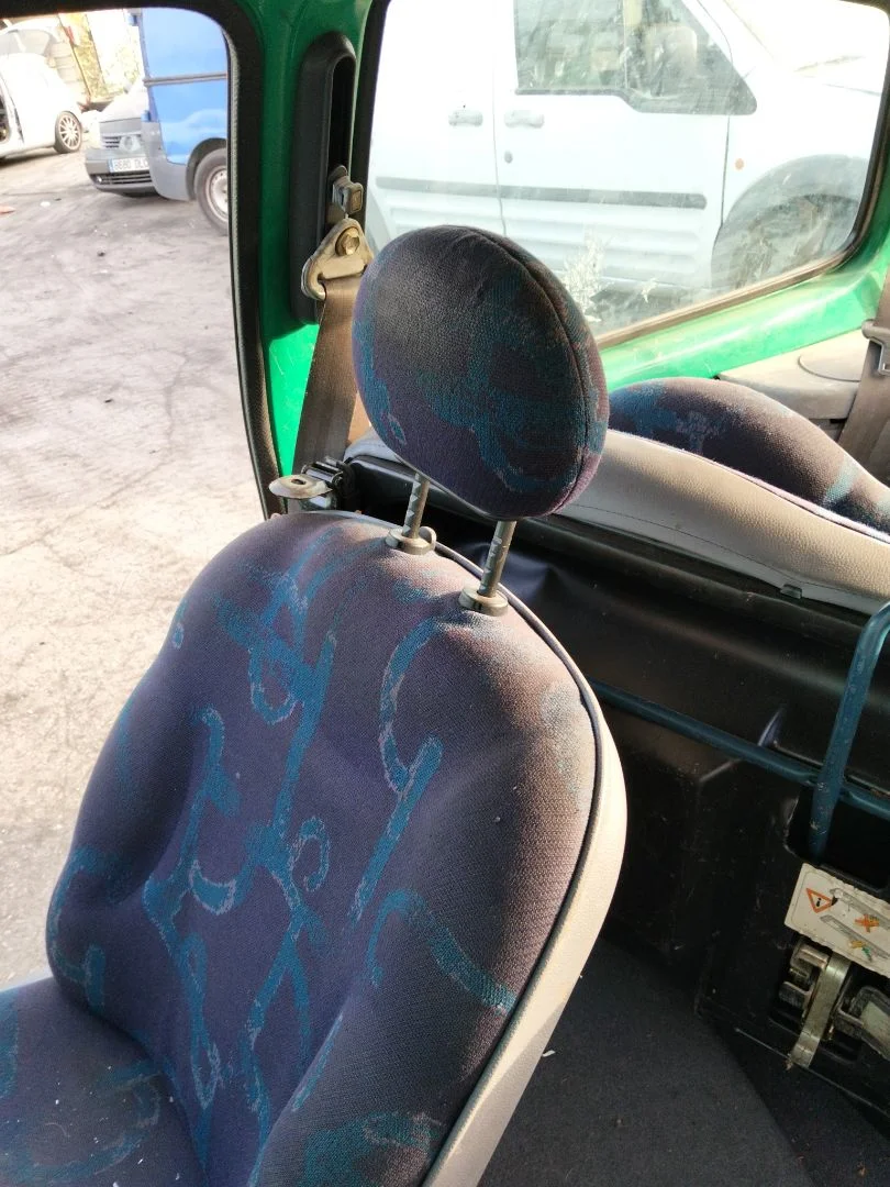 Foto de CINTURON SEGURIDAD DELANTERO DERECHO RENAULT TWINGO I (C06) 1.2 (58 CV / 43 KW)