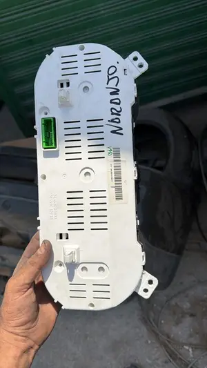 Foto de CUADRO INSTRUMENTOS SUZUKI GRAND VITARA (JB/JT) 2.0 16V CAT (140 CV / 103 KW) foto 2