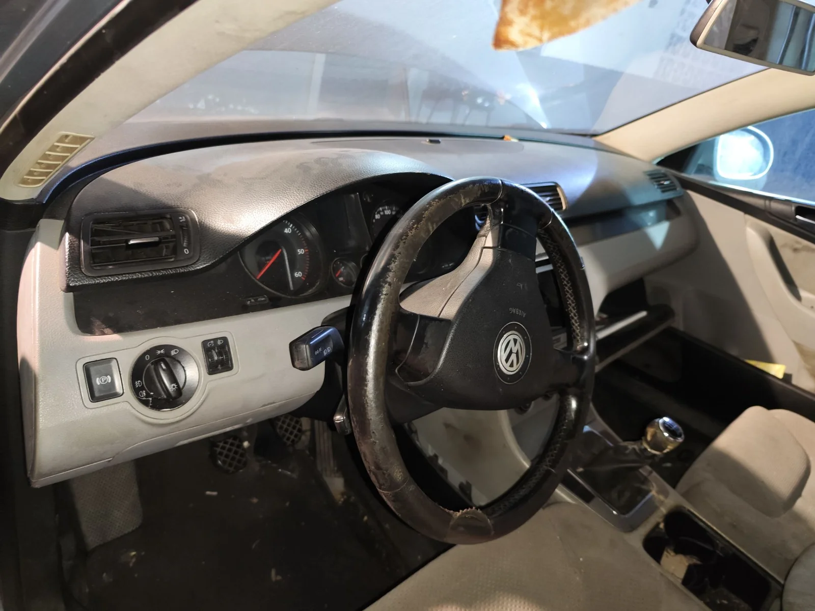 Foto de SALPICADERO VOLKSWAGEN PASSAT BERLINA (3C2) 2.0 TDI (140 CV / 103 KW) referencia 3AB857004