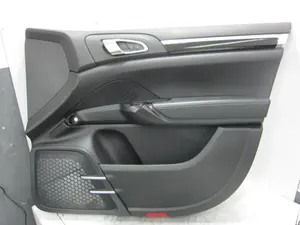 Foto de GUARNECIDO PUERTA DELANTERA DERECHA PORSCHE CAYENNE (TIPO 92A) referencia 7P5867012C