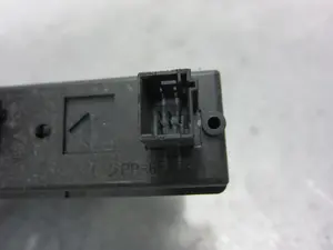 Foto de MOTOR ELEVALUNAS DELANTERO IZQUIERDO CITROEN GRAND C4 PICASSO 1.6 16V HDi FAP (109 CV / 80 KW) referencia 9682495880 foto 3