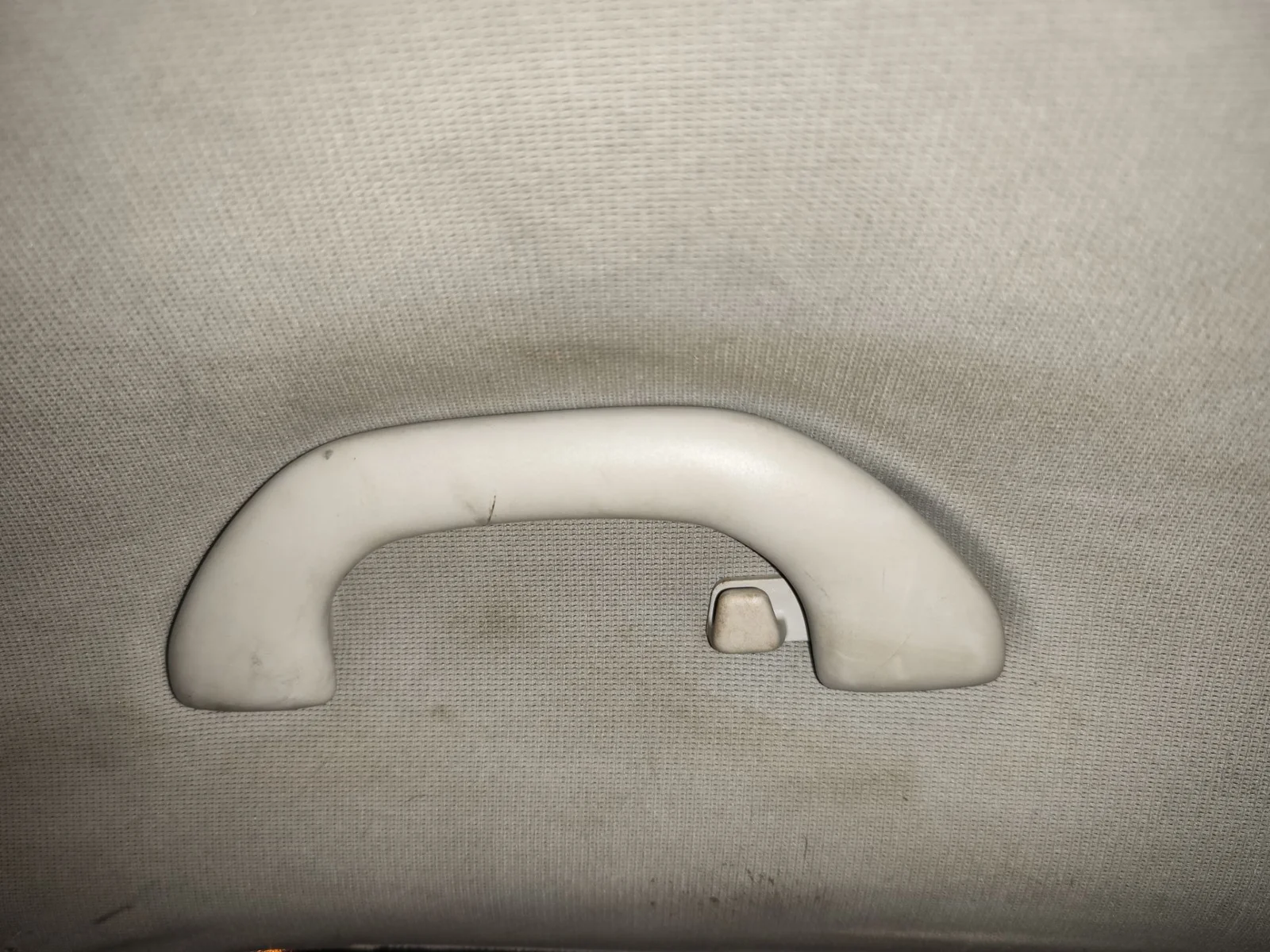 Foto de ASIDERO TECHO TRASERO IZQUIERDO VOLKSWAGEN PASSAT BERLINA (3C2) 2.0 TDI (140 CV / 103 KW) referencia 1K0857607M