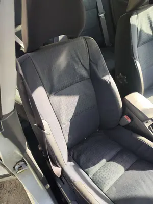 Foto de ASIENTO DELANTERO DERECHO VOLVO S40 BERLINA 1.9 Diesel CAT (116 CV / 85 KW) foto 2