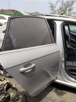 Foto de PUERTA TRASERA DERECHA AUDI A4 BERLINA (8K2) 2.0 16V TDI (143 CV / 105 KW) foto 1