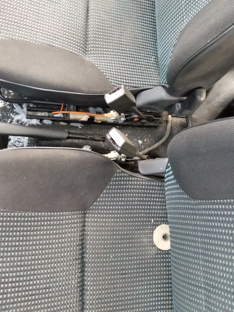 Foto de PRETENSOR AIRBAG DERECHO PEUGEOT 106 (S2) 1.1 (60 CV / 44 KW)