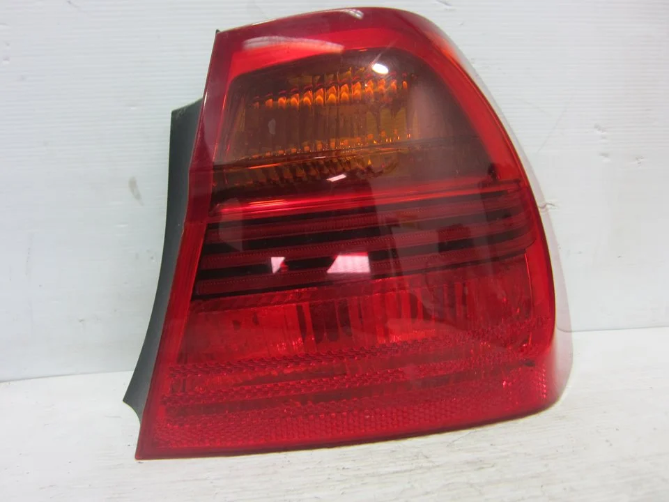 Foto de PILOTO TRASERO DERECHO BMW SERIE 3 BERLINA (E90) 2.0 16V CAT (150 CV / 110 KW) referencia 6937458