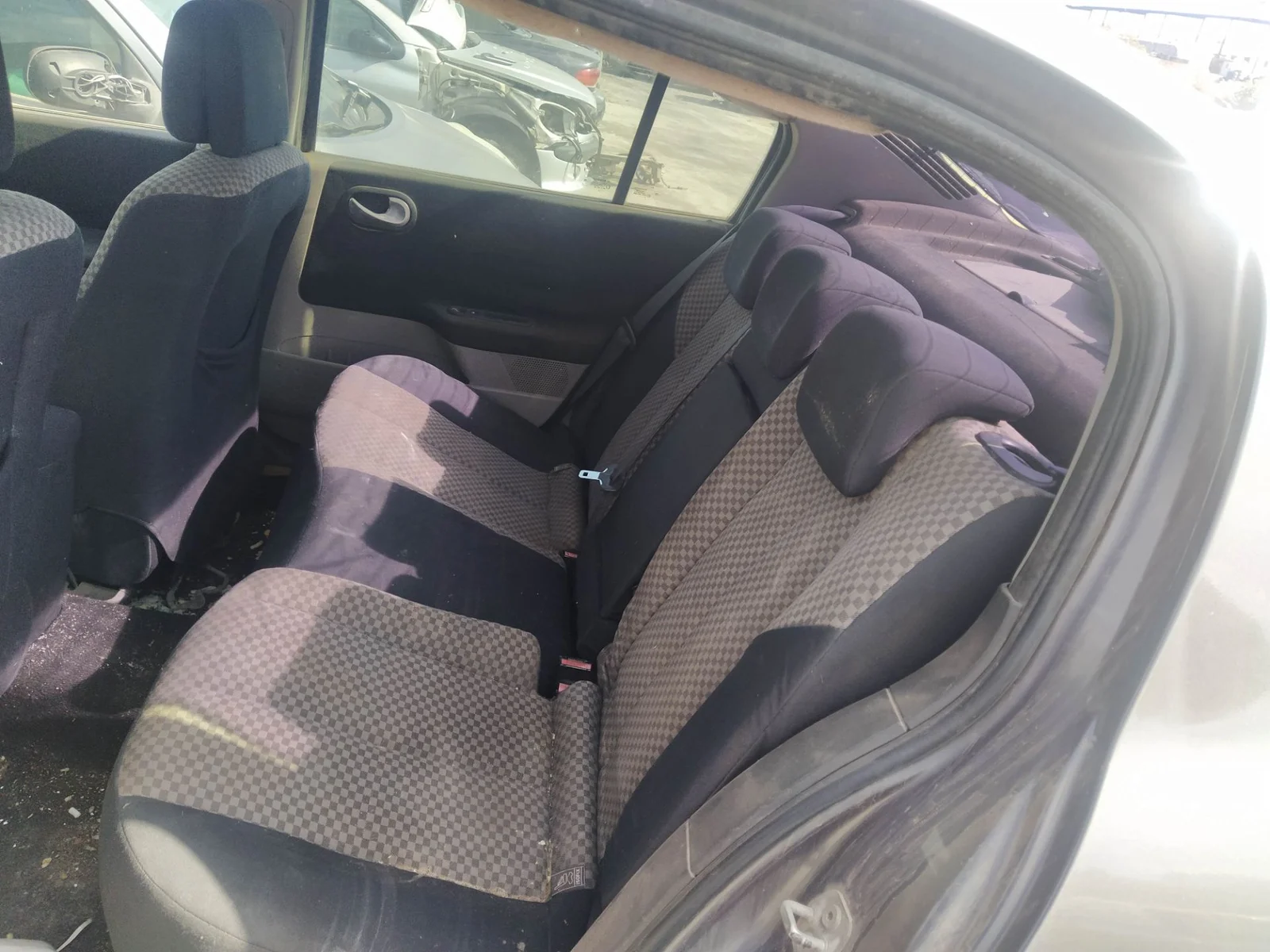 Foto de CINTURON SEGURIDAD TRASERO IZQUIERDO RENAULT MEGANE II CLASSIC BERLINA 1.5 dCi Diesel (101 CV / 74 KW)