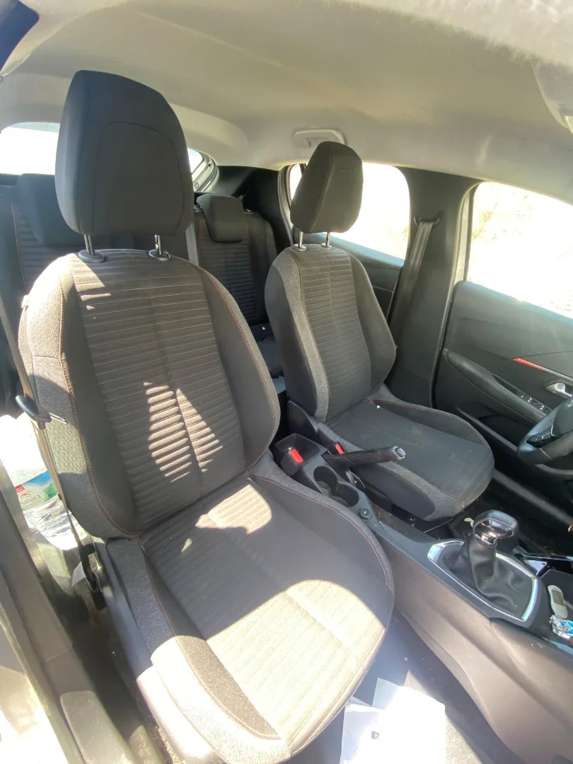 Foto de JUEGO ASIENTOS COMPLETO PEUGEOT 208 (P2) 1.2 PureTech (74 CV / 55 KW)