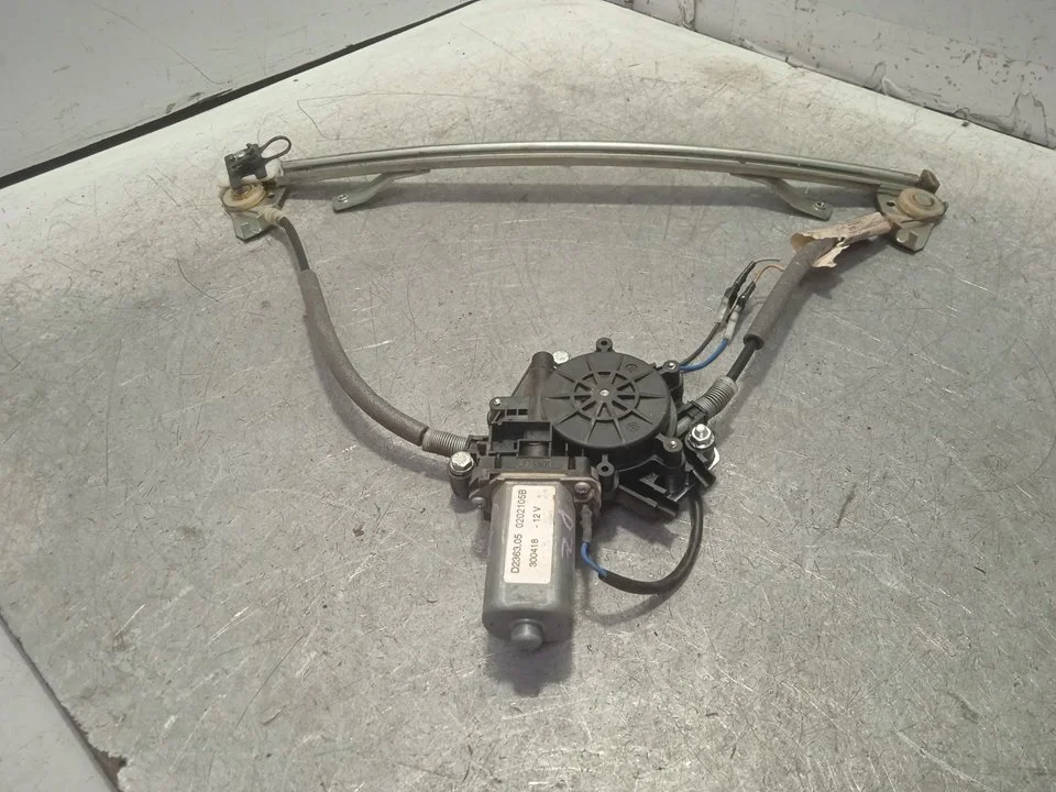 Foto de ELEVALUNAS DELANTERO IZQUIERDO RENAULT CLIO II FASE II (B/CB0) 1.5 dCi Diesel (82 CV / 60 KW) referencia 7701207255