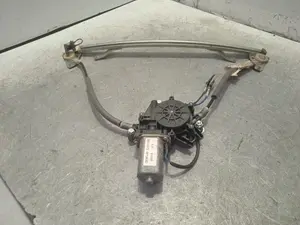 Foto de ELEVALUNAS DELANTERO IZQUIERDO RENAULT CLIO II FASE II (B/CB0) 1.5 dCi Diesel (82 CV / 60 KW) referencia 7701207255