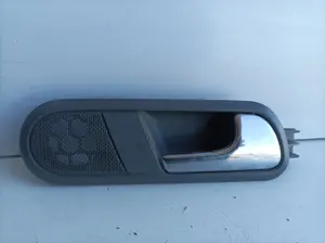 Foto de MANETA INTERIOR TRASERA DERECHA SEAT IBIZA (6L1) 1.4 16V (75 CV / 55 KW) referencia 6L4839114