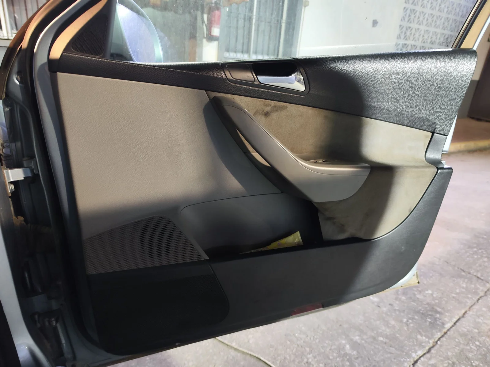 Foto de GUARNECIDO PUERTA DELANTERA DERECHA VOLKSWAGEN PASSAT BERLINA (3C2) 2.0 TDI (140 CV / 103 KW) referencia 3C1867012DS