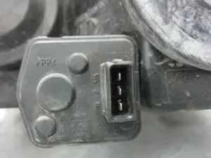 Foto de FARO DERECHO VOLKSWAGEN PASSAT BERLINA (3B2) 1.9 TDI (116 CV / 85 KW) referencia 4411125R foto 6