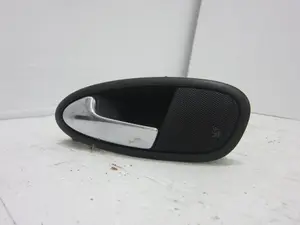Foto de MANETA INTERIOR TRASERA IZQUIERDA SEAT TOLEDO (5P2) 1.9 TDI (105 CV / 77 KW) referencia 5P0837113